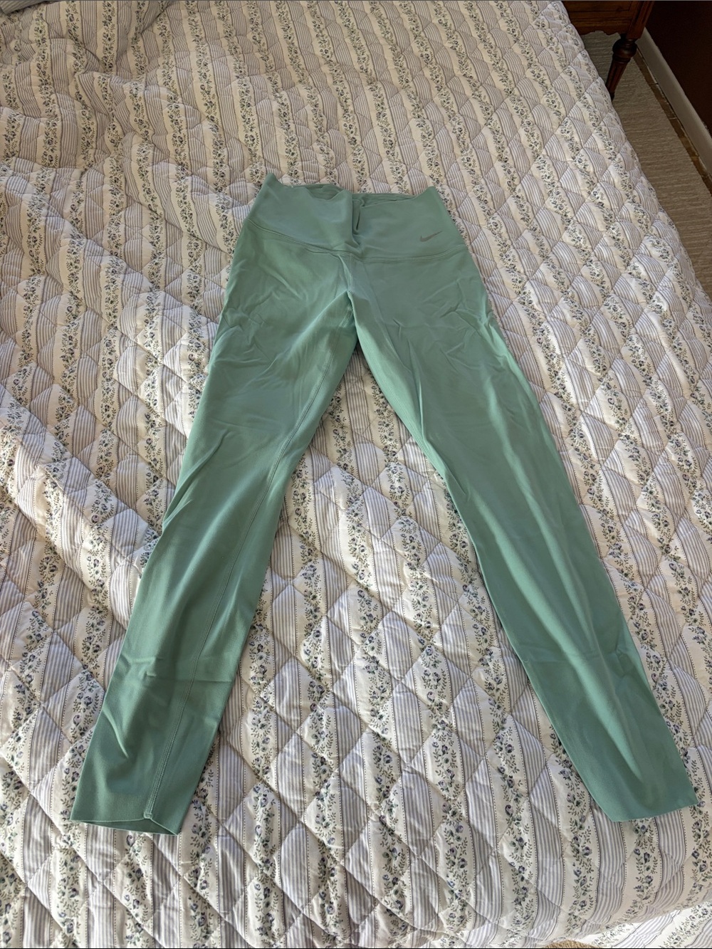Nike Mint Green Dri-FIT High-Waist Leggings - Zenvy